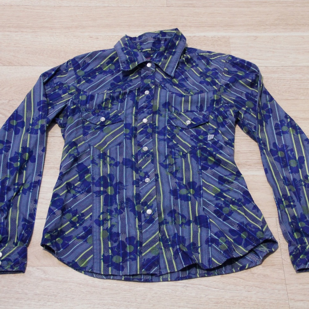 Patagonia Women's Button Down Shirt Small Blue